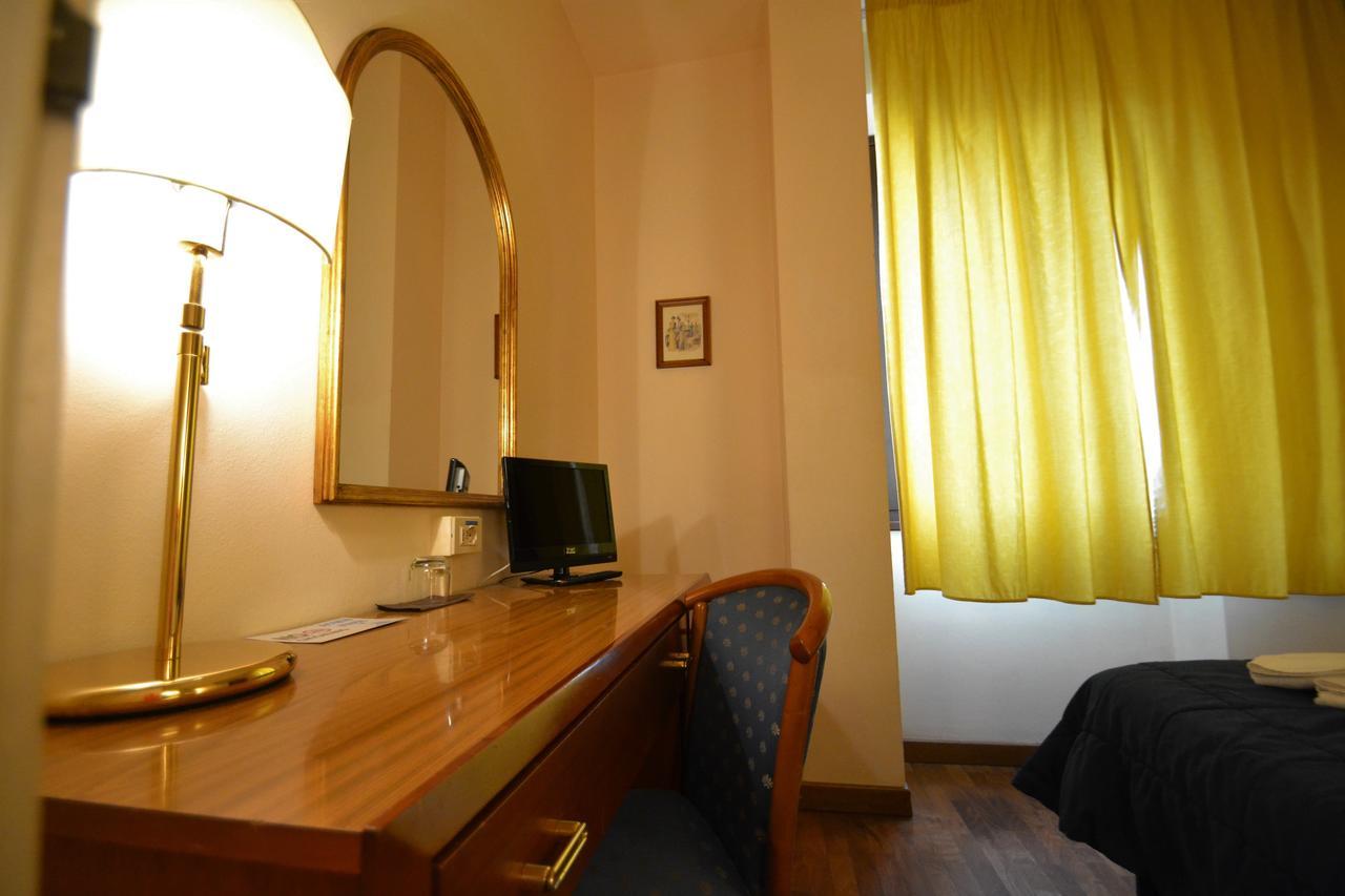 Hotel Posta Cecina (Livorno) Exterior foto